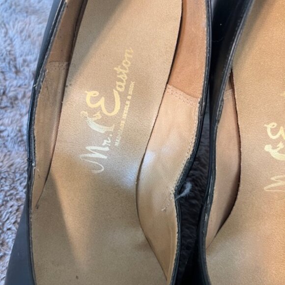 Mr. Easton Vintage Pumps - Picture 2 of 8